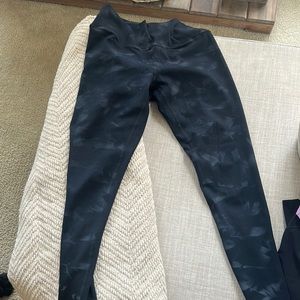 Like New - Zella Size Medium high waisted yoga pants